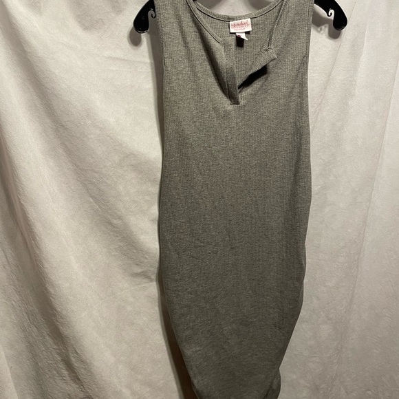 Isabel (maternity) - Picture 2 of 6